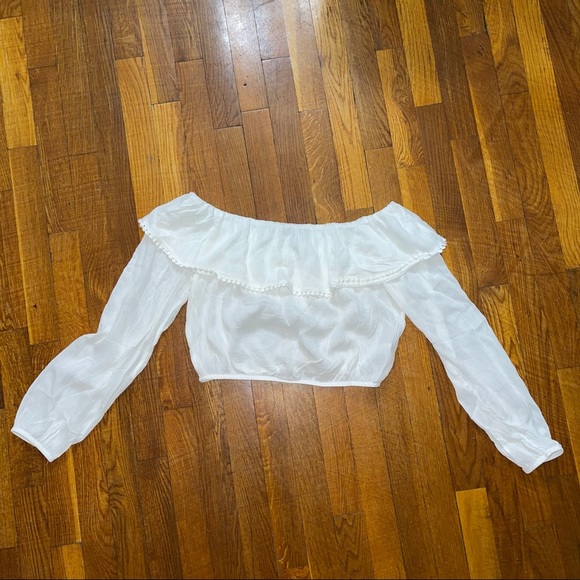 NWT Long Sleeve Off-Shoulder Crop Top - Picture 2 of 3